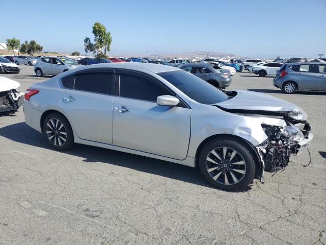 1N4AL3AP5HC277977 Nissan 2017