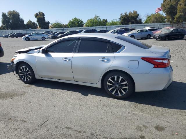1N4AL3AP5HC277977 Nissan 2017