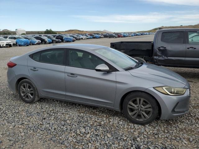 5NPD84LF2HH106255 Hyundai 2017
