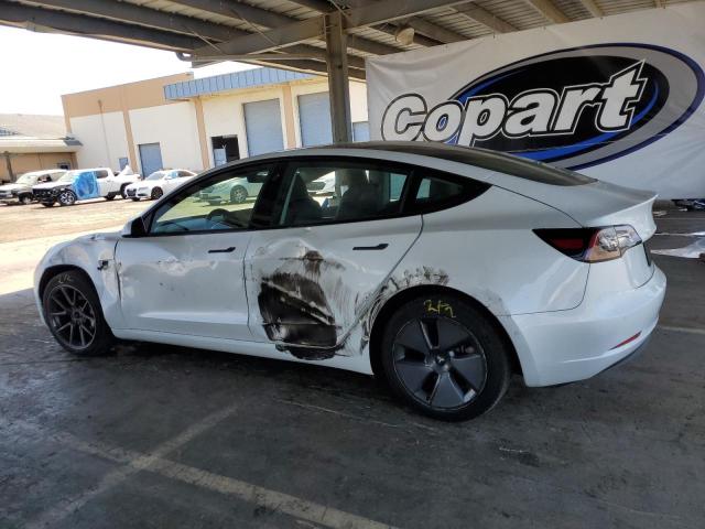 5YJ3E1EA6NF107360 Tesla 2022