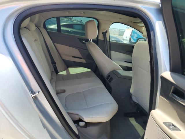 SAJAR4BG7HA965232 Jaguar XE