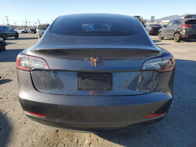 5YJ3E1EA7LF803660 Tesla 2020