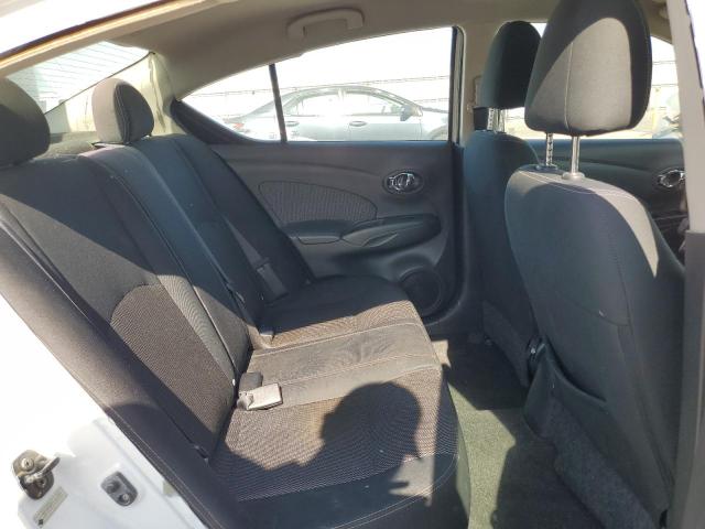 3N1CN7AP1FL842752 Nissan 2015