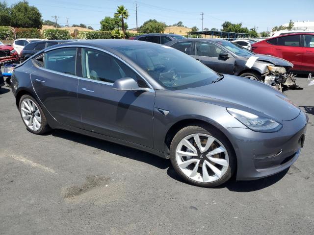 5YJ3E1EA7JF049334 Tesla 2018