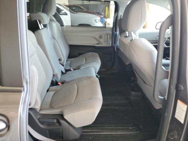 5TDKRKEC4PS140265 Toyota SIENNA LE