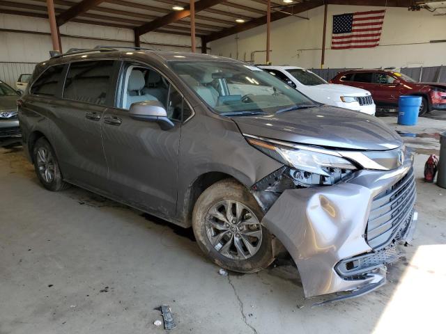 5TDKRKEC4PS140265 Toyota SIENNA LE