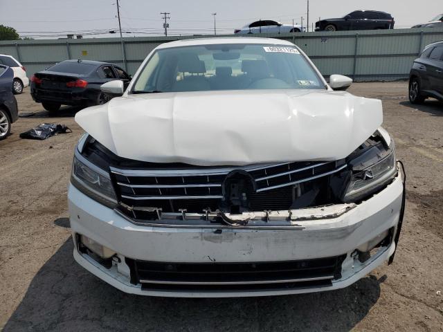 1VWGT7A37HC032927 Volkswagen PASSAT SE