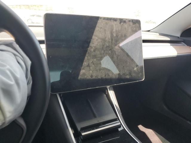 5YJ3E1EB4JF121101 Tesla 2018