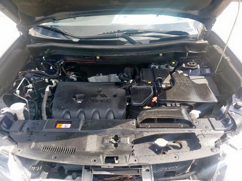 JA4AD3A3XHZ070285 Mitsubishi Outlander