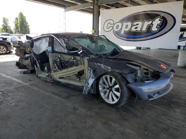 5YJ3E1EA2JF061083 Tesla 2018