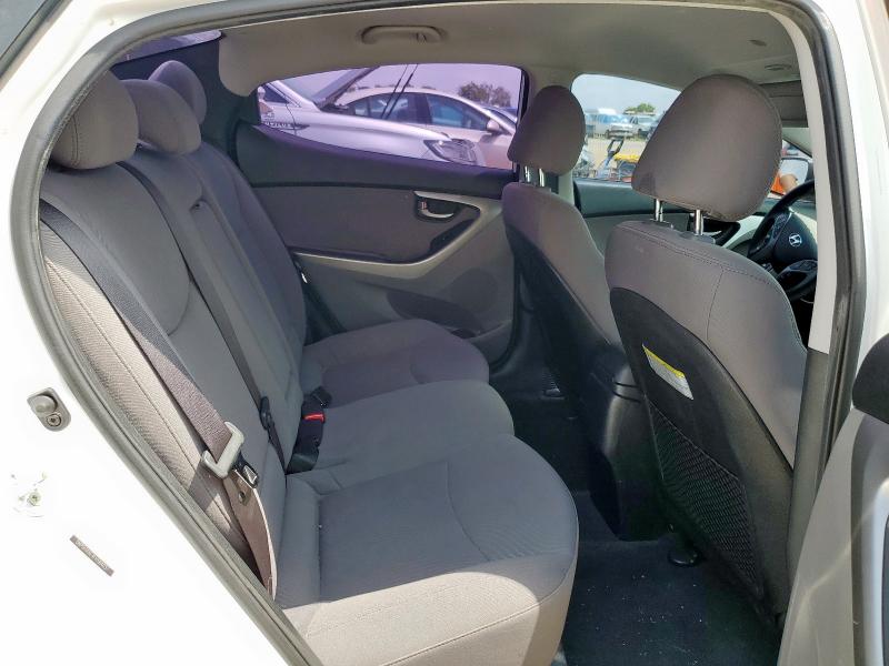 5NPDH4AE4FH584037 Hyundai ELANTRA SE