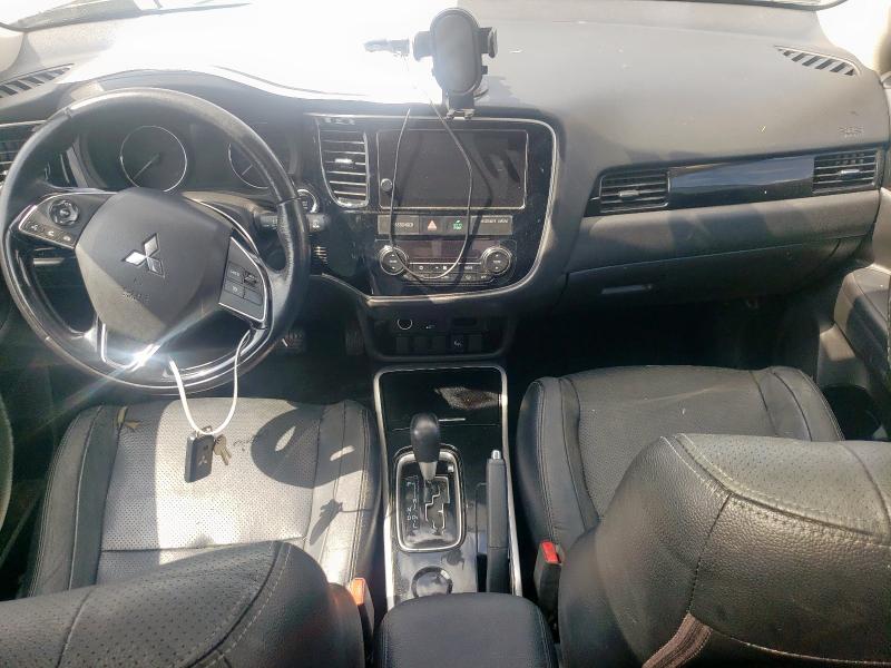 JA4AD3A3XHZ070285 Mitsubishi Outlander