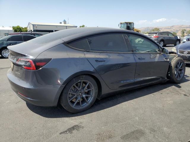 5YJ3E1EB6MF879798 Tesla 2021