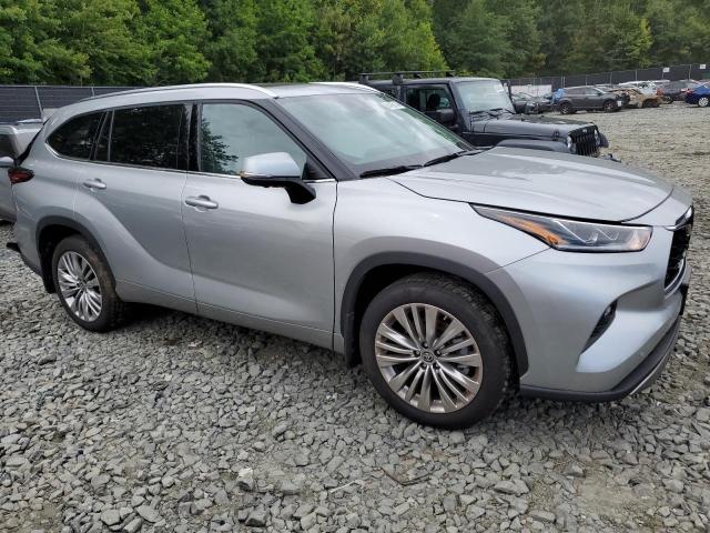 5TDKDRBH7RS561097 Toyota Highlander