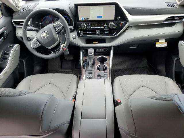 5TDKDRBH7RS561097 Toyota Highlander