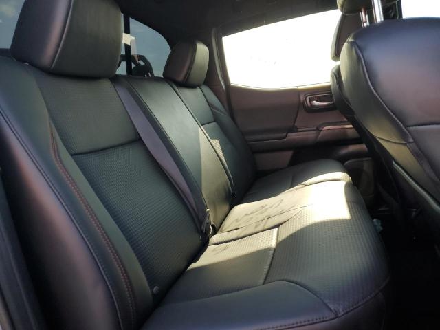 5TFCZ5AN4HX118615 Toyota TACOMA DOU