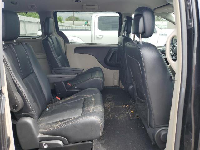 2C4RC1BG2GR132692 Chrysler Town   Cou