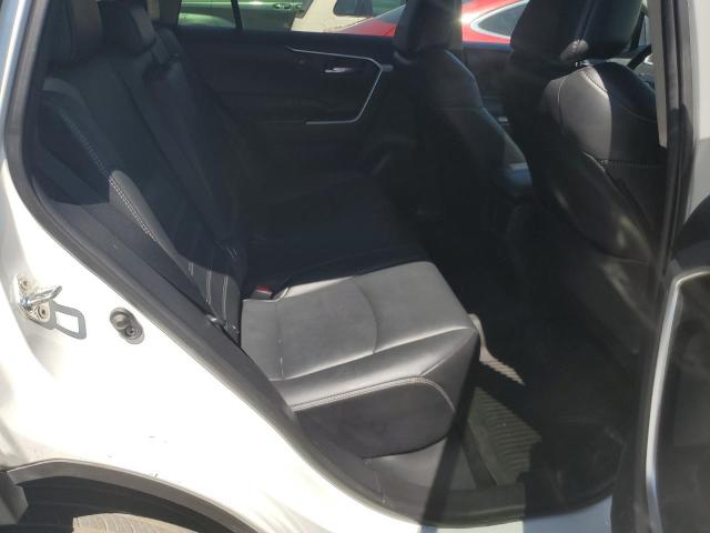 2T3C1RFV8MW170867 Toyota RAV4 XLE P