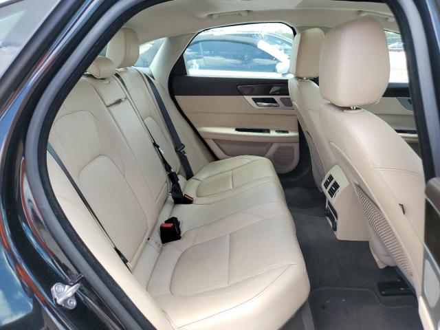 SAJBE4BV7GCY09130 Jaguar XF PRESTIG