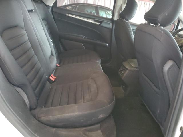 3FA6P0LU0FR209600 Ford FUSION SE