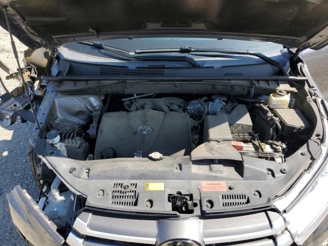 5TDJZRFHXJS862605 Toyota Highlander