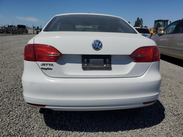 3VW2K7AJ2EM303673 Volkswagen 2014