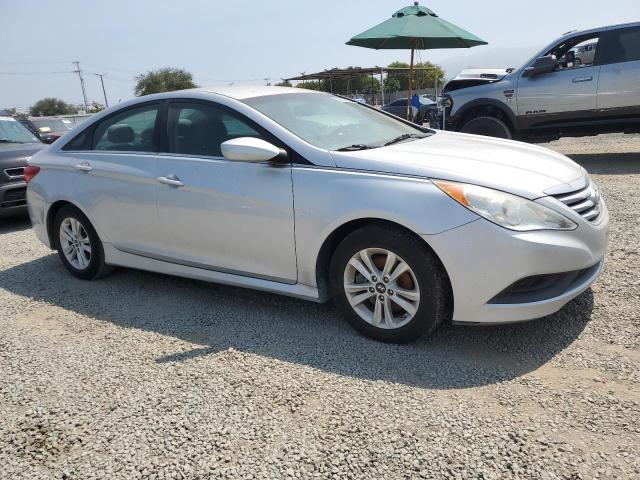5NPEB4AC3EH898748 Hyundai gamma