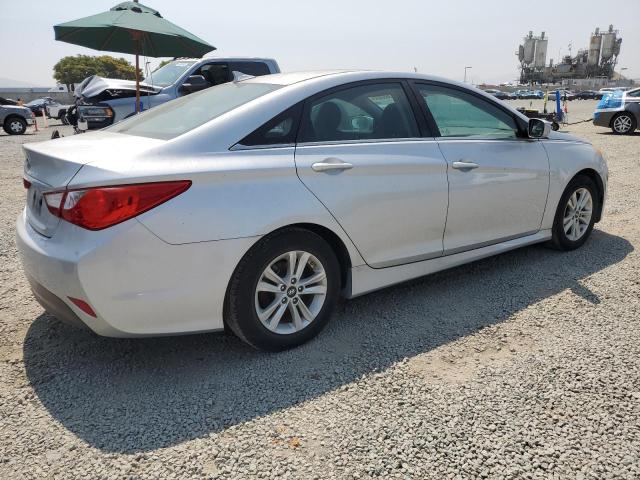 5NPEB4AC3EH898748 Hyundai gamma