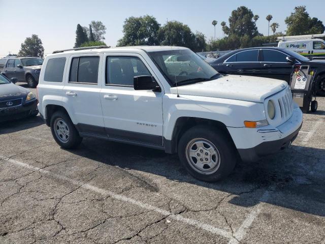1C4NJPBA2GD693237 Jeep 2016
