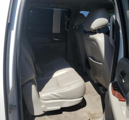 1GKS1KE04ER226513 GMC Yukon Xl C1500 Slt