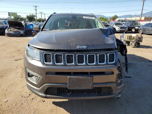 3C4NJDBB8JT325217 Jeep Compass Latitude