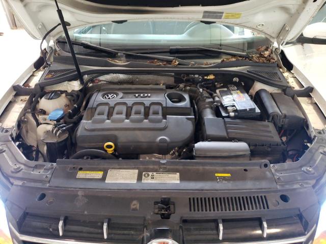1VWBV7A36FC043631 Volkswagen PASSAT SE