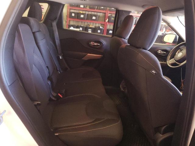 1C4PJMCS8HW600631 Jeep Cherokee Latitude