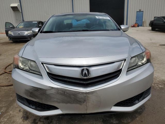 19VDE1F31FE008224 Acura ILX 20