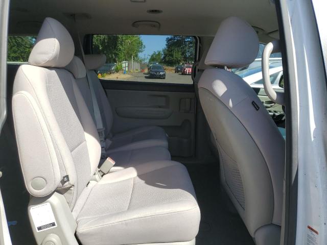 KNDMB5C16H6224203 KIA SEDONA LX