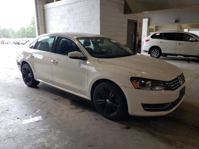 1VWBV7A36FC043631 Volkswagen PASSAT SE