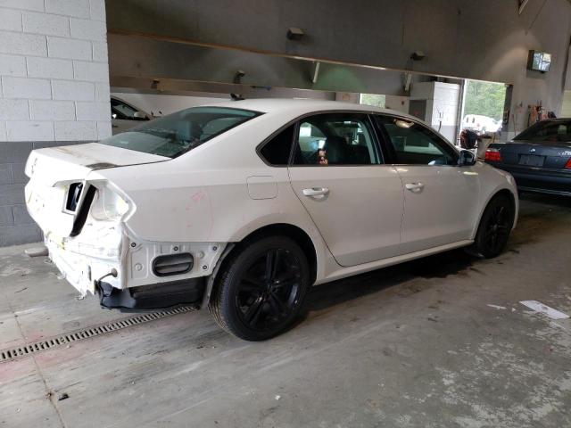 1VWBV7A36FC043631 Volkswagen PASSAT SE
