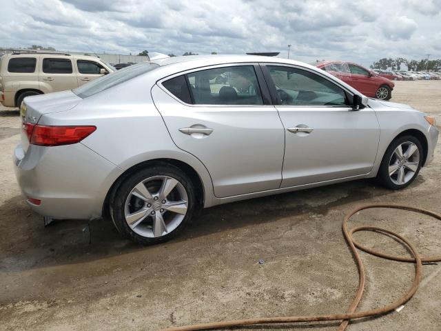 19VDE1F31FE008224 Acura ILX 20