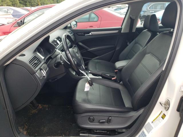 1VWBV7A36FC043631 Volkswagen PASSAT SE