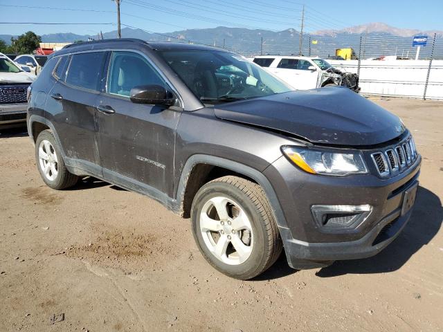 3C4NJDBB8JT325217 Jeep Compass Latitude