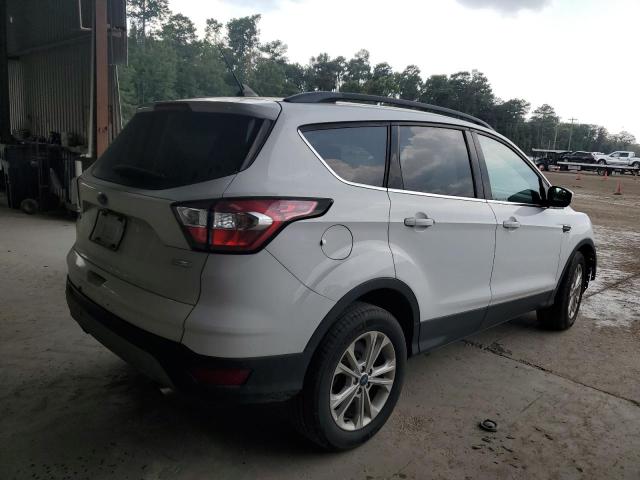 1FMCU0HD8JUC44798 Ford ESCAPE SEL