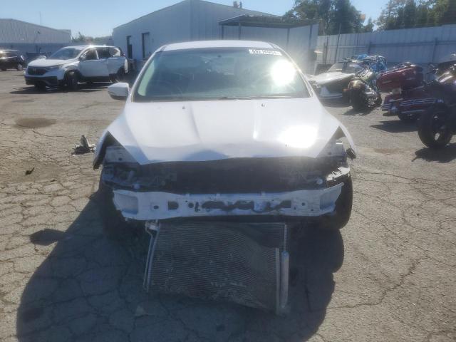 1FADP3K29GL363327 Ford FOCUS SE