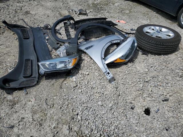 1FMCU0GD6HUD76325 Ford ESCAPE SE