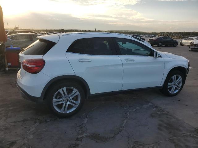 WDCTG4EB3KU015799 Mercedes-Benz GLA 250
