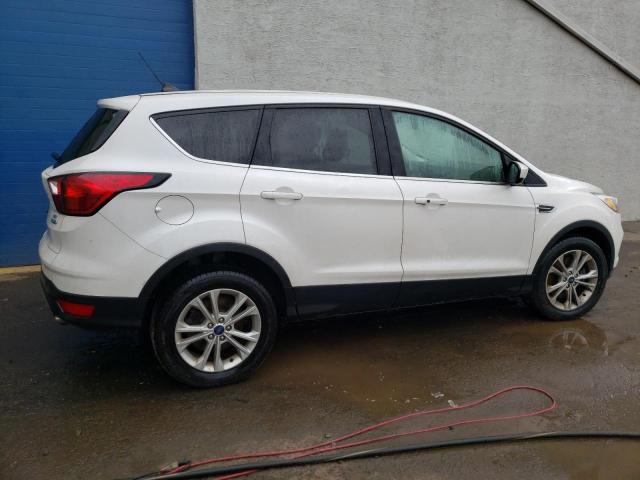 1FMCU9GD2KUC51012 Ford ESCAPE SE