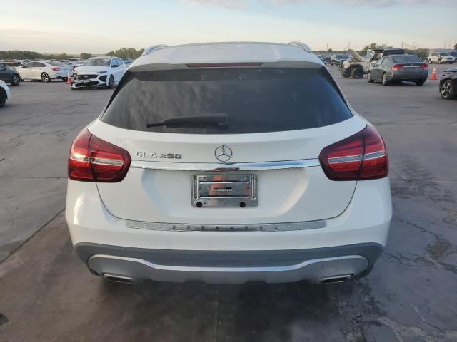 WDCTG4EB3KU015799 Mercedes-Benz GLA 250