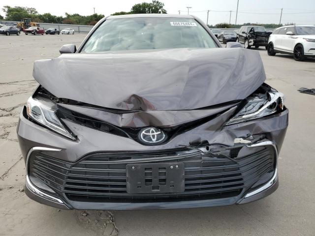 4T1F11BK2NU057582 Toyota CAMRY XLE