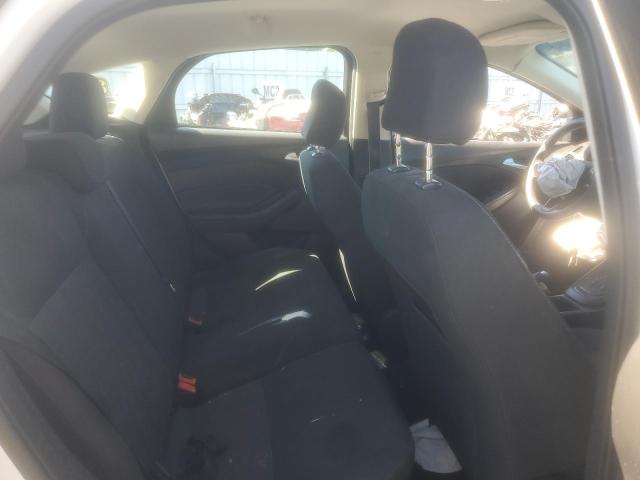 1FADP3K29GL363327 Ford FOCUS SE
