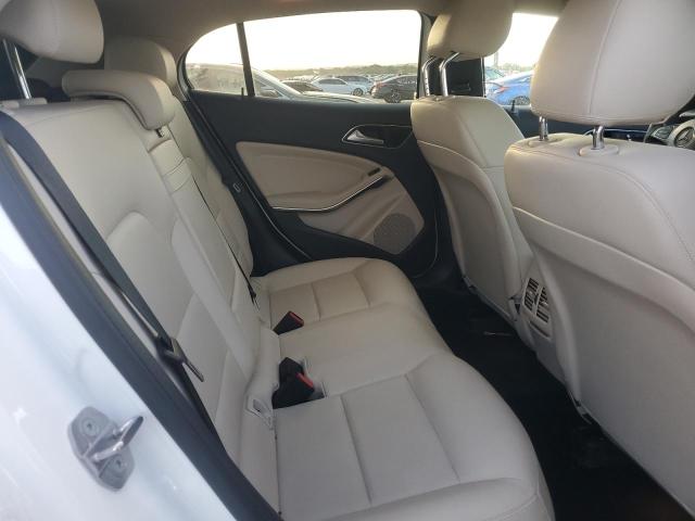 WDCTG4EB3KU015799 Mercedes-Benz GLA 250