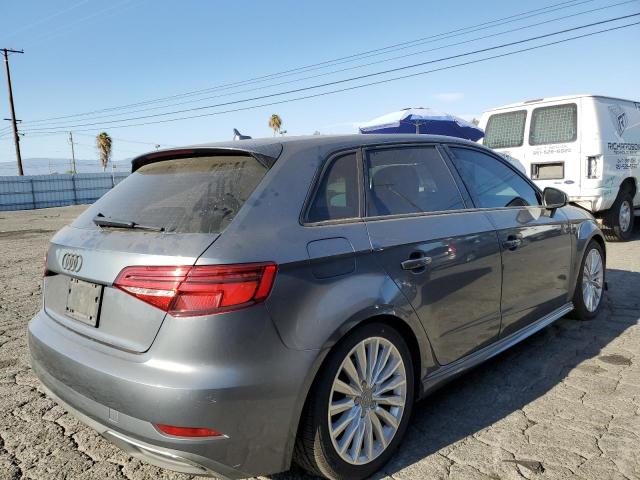 WAUUPBFF6JA060698 Audi A3 E-TRON